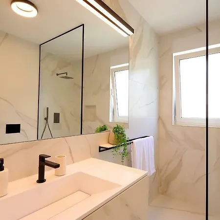 Stylish 100 M From The * Opatija